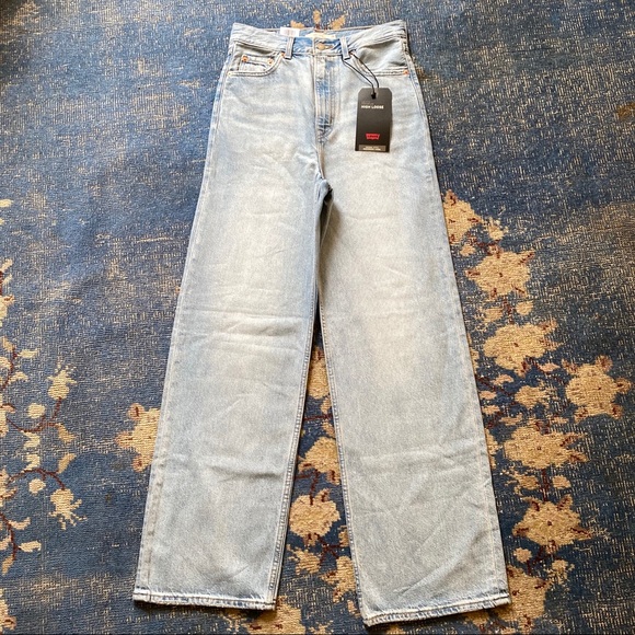 NWT Levi's High Loose Jeans in Middle Road - Picture 4 of 5